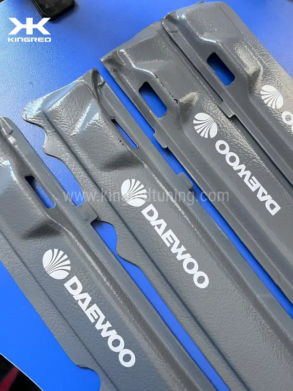 Moldura para ventanas de tico