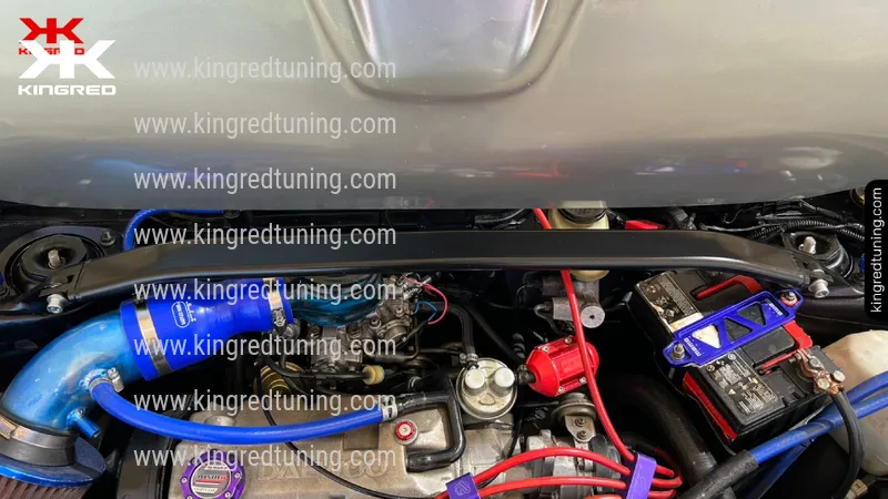 Strut Bar Black